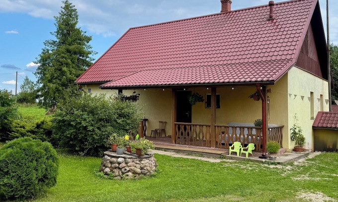 Baltinava Casa | Gemütliches Landhaus mit Kirchenblick & frischen Frühstückseiern