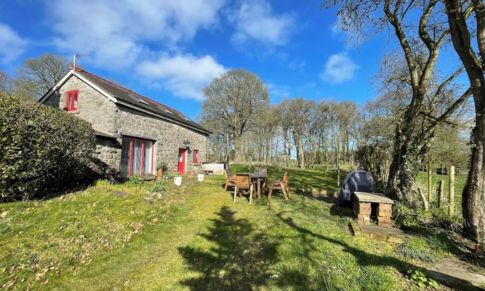 Nannerch Cabaña | The Coach House North Wales, Amazing Views, Hot Tub and Log Fire