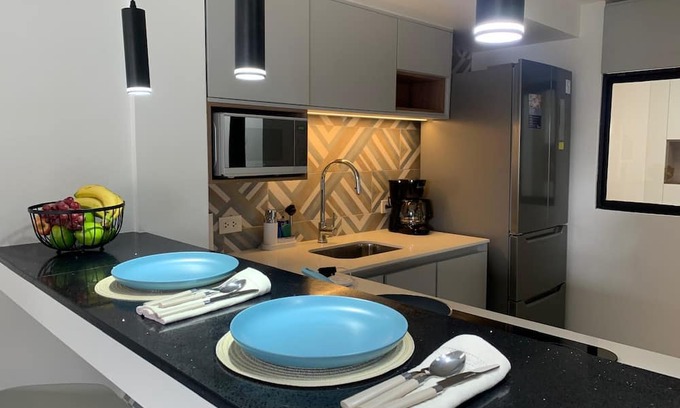 Ibarra Casa | Elegant, tranquil house for 16 guests free 4 cars parking in a great location!