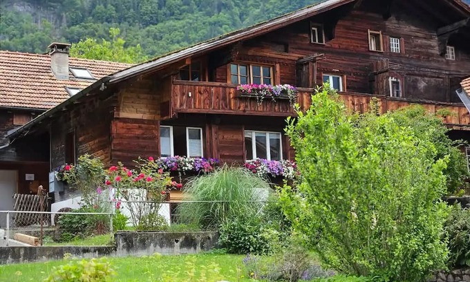 Brienzwiler Apartamento | Chalet loft "Rothorn" in Brienzwiler - surrounded by mountains, forest and water