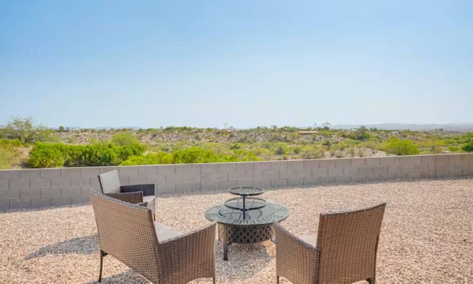 Wickenburg Casa | Golf Course, Mountain Views & Warm Amber Lights Desert Oasis