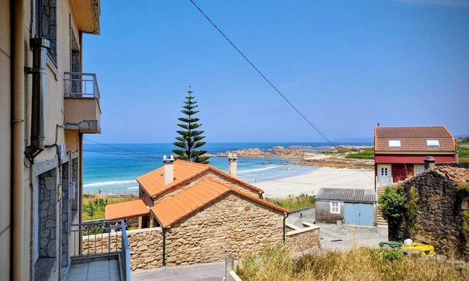 Camariñas Casa | Ideal house to share with family or friends, next to the beach and the mountains.