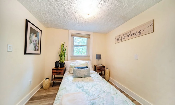 Cuyahoga Falls Casa | Charming 3-bedroom house in Cuyahoga Falls with AC