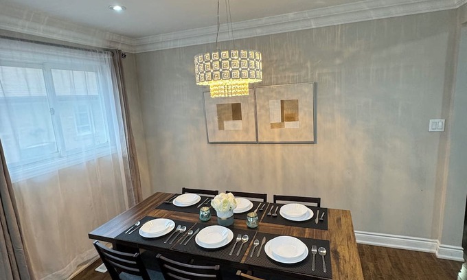 Woburn Casa | City Comfort Meets Nature – Walk to Lake & Trails