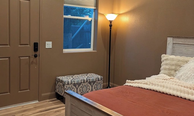 Clovis Apartamento | Charming studio in quaint Clovis with AC