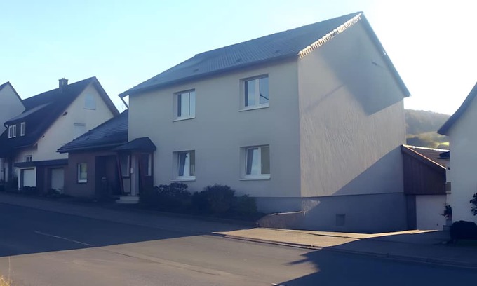 Brilon Apartamento | Apartment 'Hammerschmidt' with Balcony and Wi-Fi