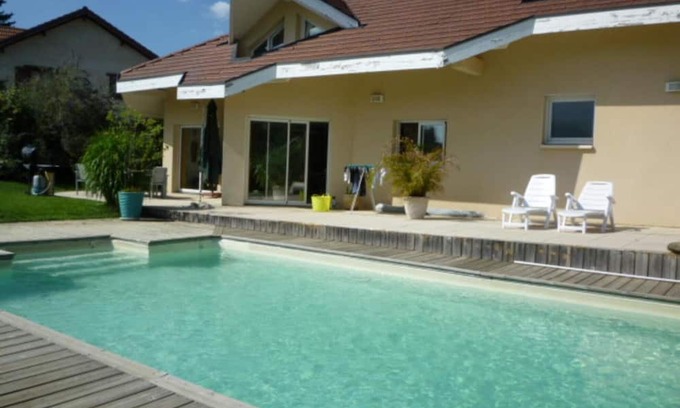 Seynod Cama Y Desayuno | Guest Room 'Chez Brigitte et Sylvain' with Mountain View, Wi-Fi and Air Conditioning