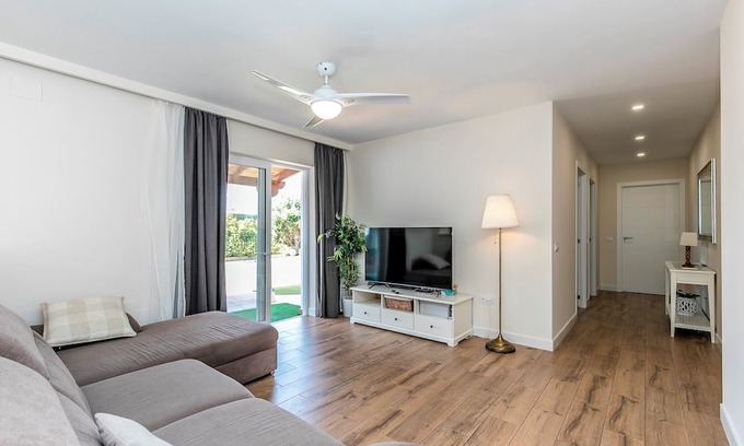 Llano del Moro Villa | Comfortable Home with Terrace near Santa Cruz