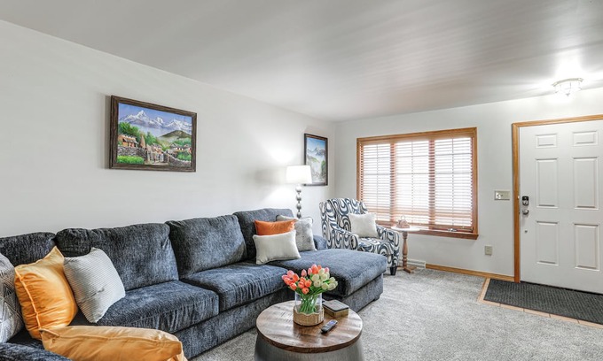 Clearfield Casa | Townhome w/Patio: 1 Mi to Clearfield Riverwalk