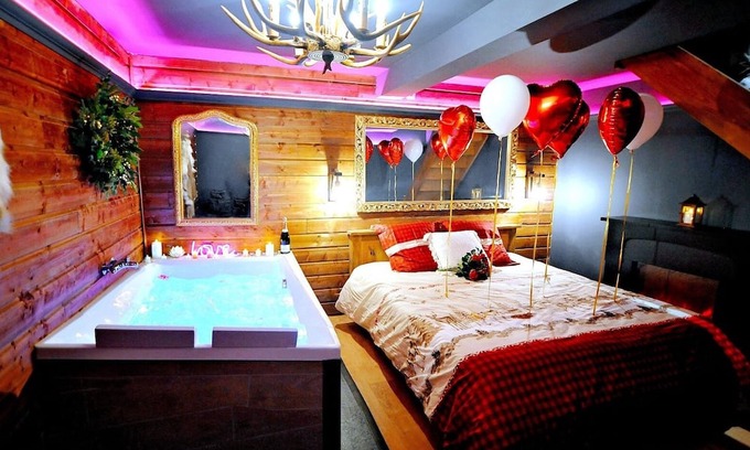 Bourgoin-Jallieu Apartamento | Le Chalet enchanteur/PRIVATE XXL spa/CINEMA screen/Optical fiber/2 min center