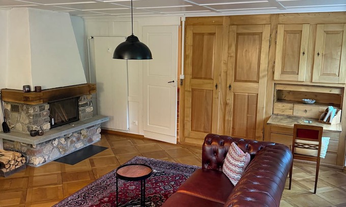 Glarus Sued Apartamento | Schweizerhaus Glarus - Historic with charm, ideal for groups and families