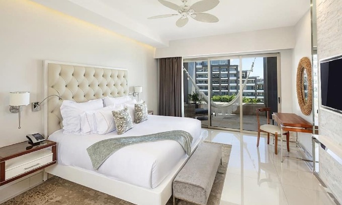 Cabo San Lucas Complejo | Premier 3-Bedroom Oceanfront Residence – Garza Blanca Cabo