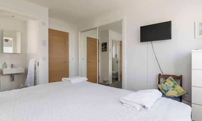 Eaglesham Casa | Beautiful clean spacious home Eaglesham Close to Beach, thé town and amenities.