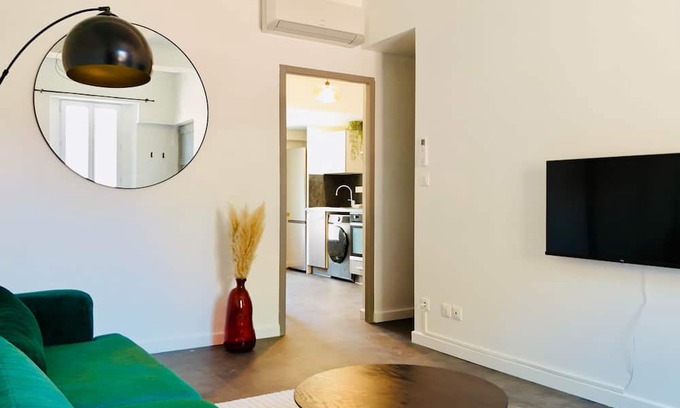 Brignoles Apartamento | Juni - Air-conditioned & Balcony