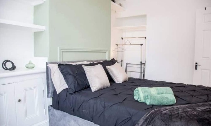 Rusholme Casa | Manchester 3BR House | Contractor | Hospital | Uni
