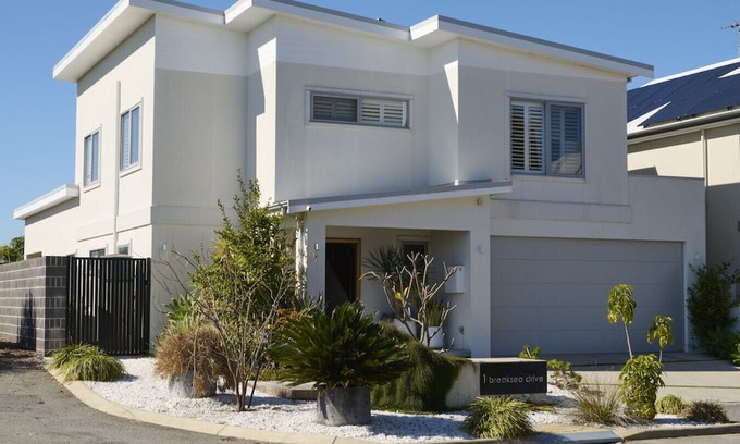 North Coogee Casa | Casa de Praia - Coastal Luxury in North Coogee