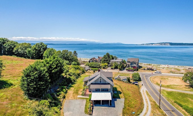 Maxwelton Casa | Private Beach Access + Water Views! | Sleeps 18, Historic 6BDR Farmhouse w/Deck