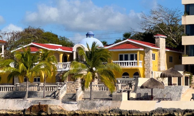 Zona Hotelera Norte Casa | 5 Bedroom, Beachside Oasis, Paradise Escape