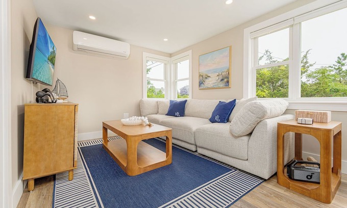 Sagamore Beach Casa | New Sagamore Beach House 2BR on Private Road