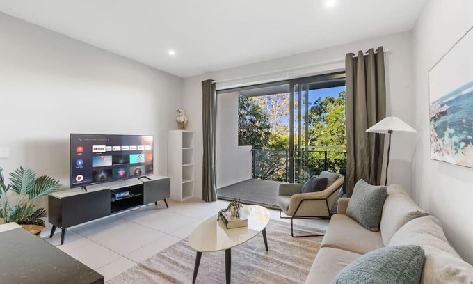 Macgregor Apartamento | Modern 2BR Apartment Balcony & Central Convenience