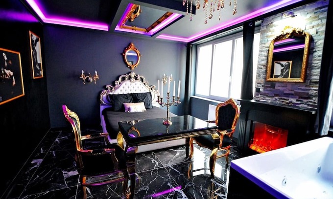Bourgoin-Jallieu Apartamento | La suite Majestueuse/Private XXL spa/Croix de st André/Luminous ambience/Luxury