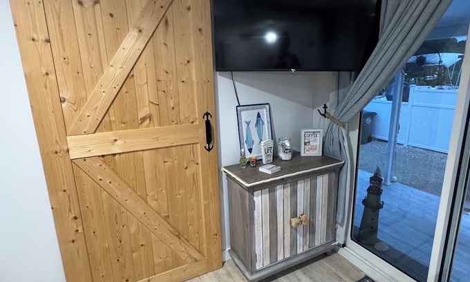 Key Largo Alquiler De RV | Anchor by the SeanBeautiful renovated camper with a fresh coastal design