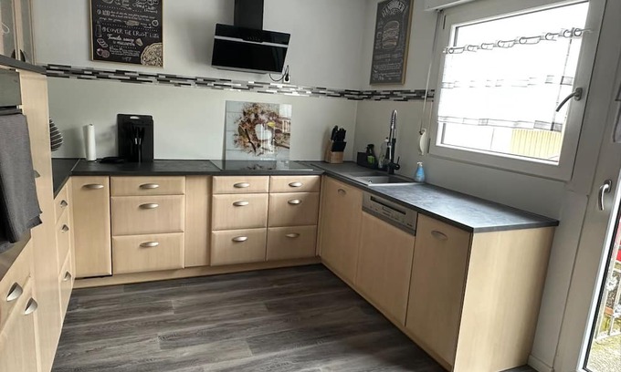 Bad Boll Apartamento | Spacious apartment quiet location near A8 spa town in cul-de-sac large parking area
