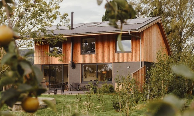 Westbrook Court Cabaña | Amberwood Lodge - Luxury Cottages