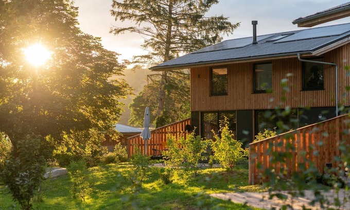 Westbrook Court Cabaña | Cedar Lodge - Luxury Cottages