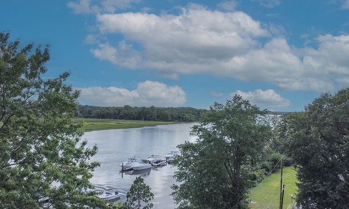 Delanco Cabaña | Beautiful Cottage with Water Views - 2 Bedrooms