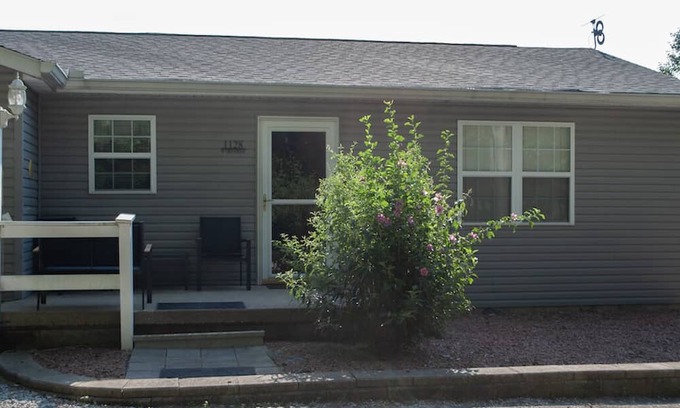 Fairview Park Apartamento | Quiet and sophisticated apartment with AC in Clinton