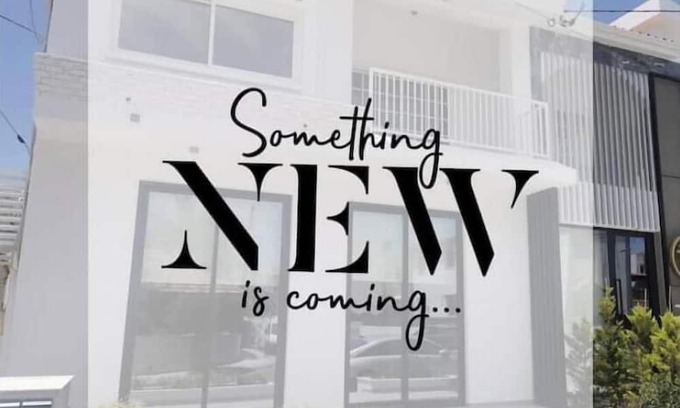 Larnaca Apartamento | Kick back and relax in this calm, stylish space.
