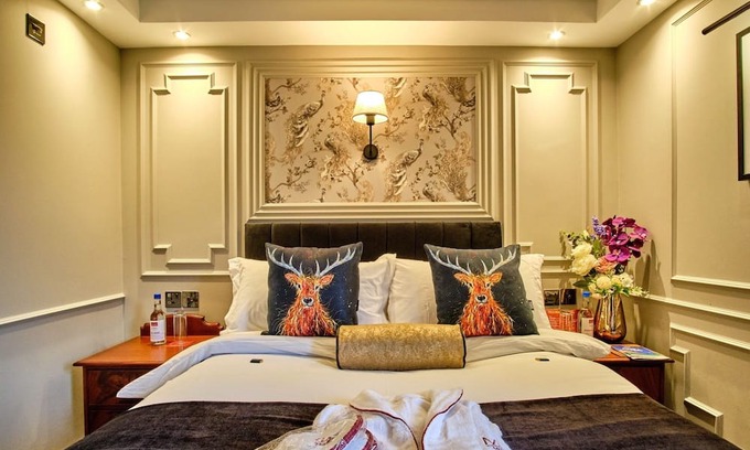 Tyndrum Hotel | Scenic Highland Room w/Mountain View, Free Parking, Indoor Games