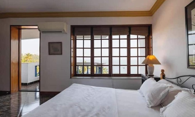 Dona Paula Casa | Sea View 5 Bedroom Luxe