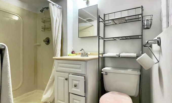 Greenwich Apartamento | Private Gazebo on Byram River, Naturally Preserved your own stone deck Greenwich