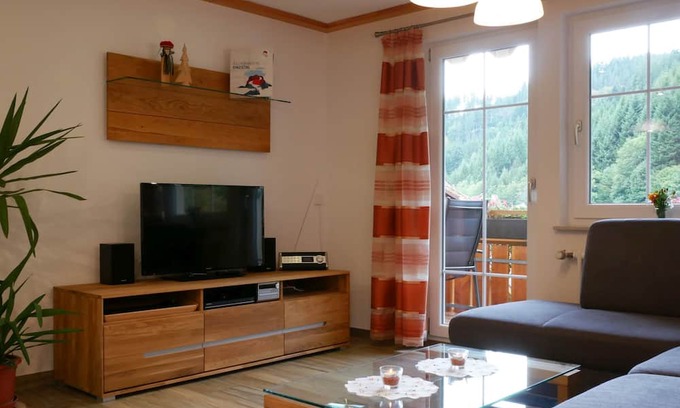 Wolfach - Saint Roman Apartamento | Apartment 'Eulennest' with Shared Pool, Private Terrace and Wi-Fi