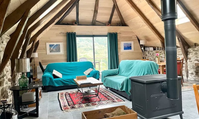 Coubisou Casa | Gîte Le Couderc de Coubisou, renovated barn