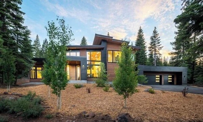 Ponderosa Palisades Casa | Modernly Appointed 4 Bed 4.5 Bath Mountain Home with Club Amenities