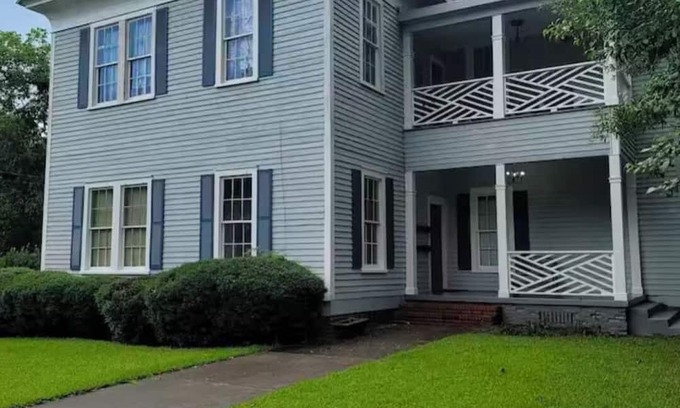 Dublin Apartamento | Charming 1-bedroom apartment in fabulous Dublin, GA. Just minutes from Downtown.