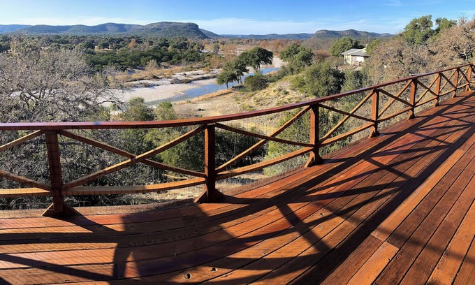 Barksdale Cabina | Mountain View Lodge- Riverfront 23-Acre Ranch