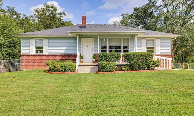 Greer Casa | Families Welcome, Fenced Yard: Inviting Greer Home