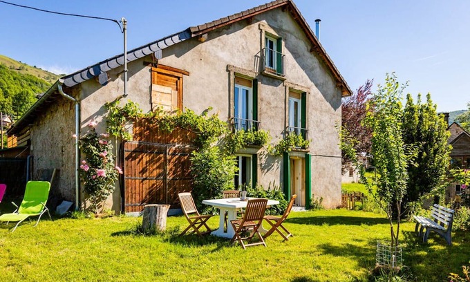 Boussenac Casa | Gîte for 8 People in Ariège