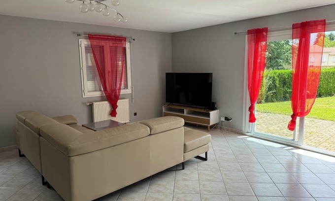 Beaune-les-Mines Casa | VILLA DU LAC