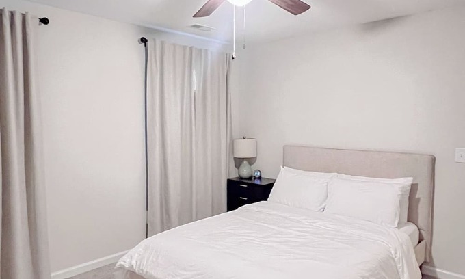 Fayetteville Casa | Charming 1-bedroom, 1-bathroom unit in Fayetteville with AC