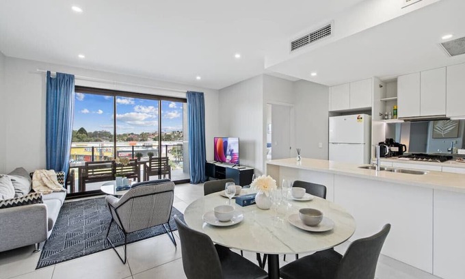 Macgregor Apartamento | Stylish Apt w/Balcony Easy Access to Everywhere