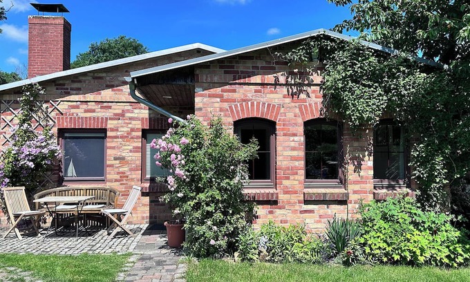 Carinerland Apartamento | Landhäuschen Danneborth: Detached vacation home with garden and terrace in län