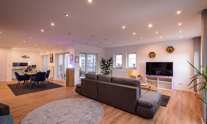 Hulzweiler Apartamento | Serviced apartment with fully furnished workspace