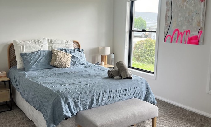 Kelso Casa | Marsden Estate Home. 10 minutes from Mount Panorama