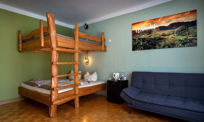 Rothenburg/O.L. Cama Y Desayuno | Shared room for up to 4 people - Pension Cubana