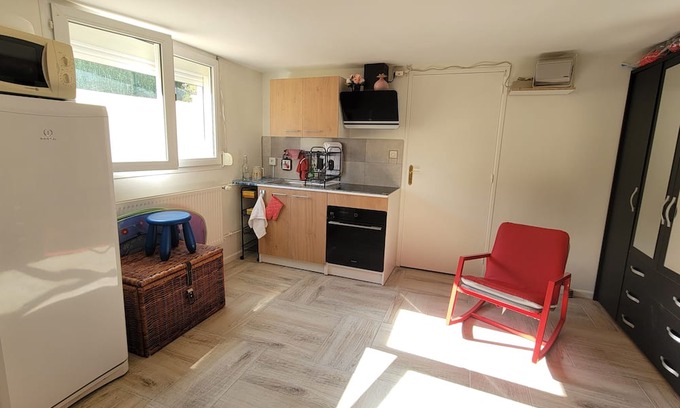 Saint-Cyr-en-Val Apartamento | Fully-equipped self-catering studio